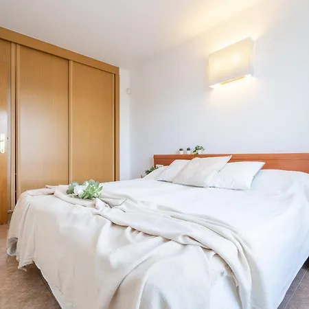 Alea - Juncos Apartment